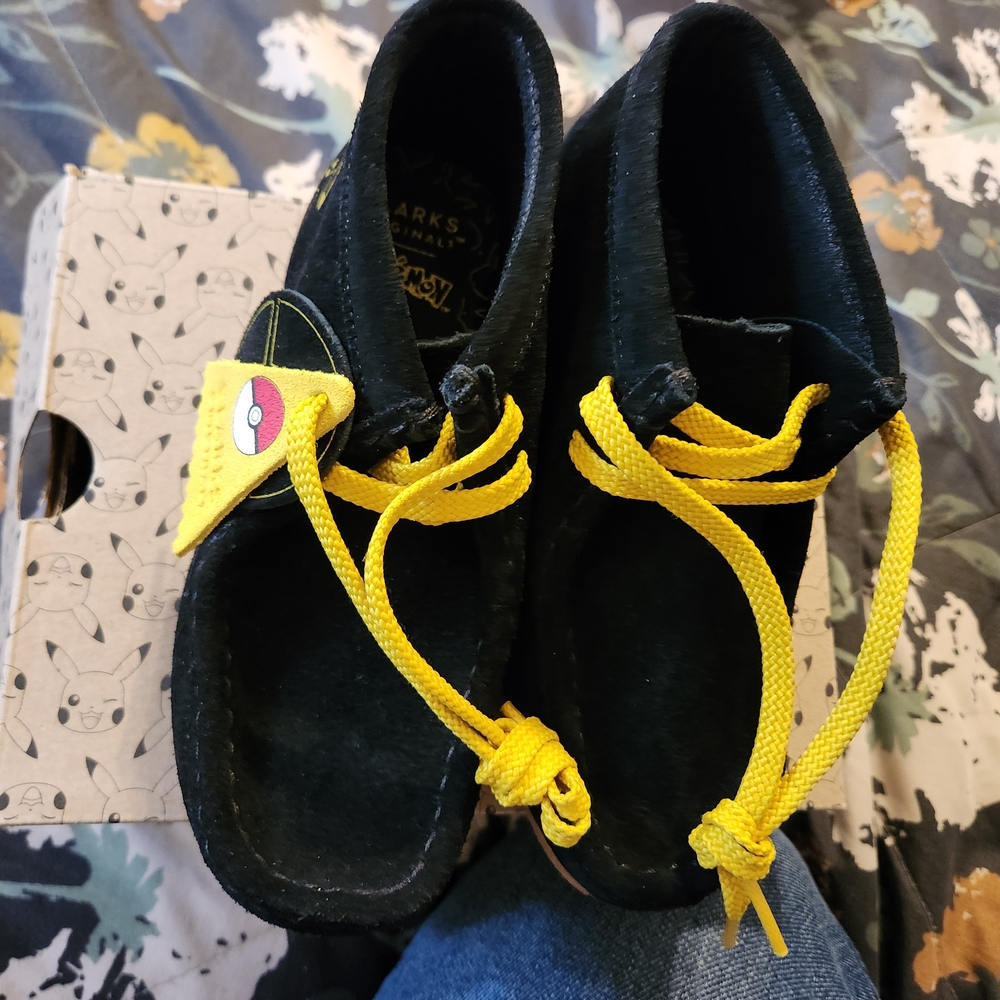 Clarks Black and Yellow Moccasins Casual Comfort